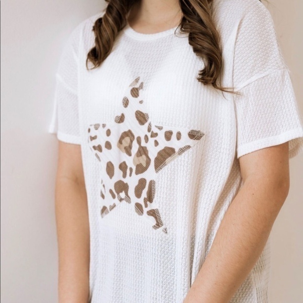 Hopely White Leopard Cheetah Preppy Animal Print Star Oversized Stretchy Shirt S